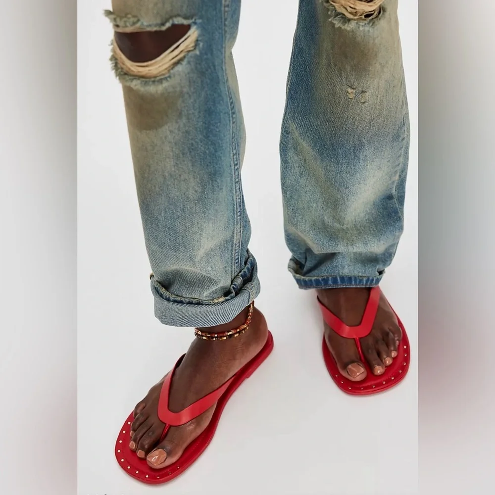 ⭐️NWOT Free People Sona Leather Thong Sandals⭐️
